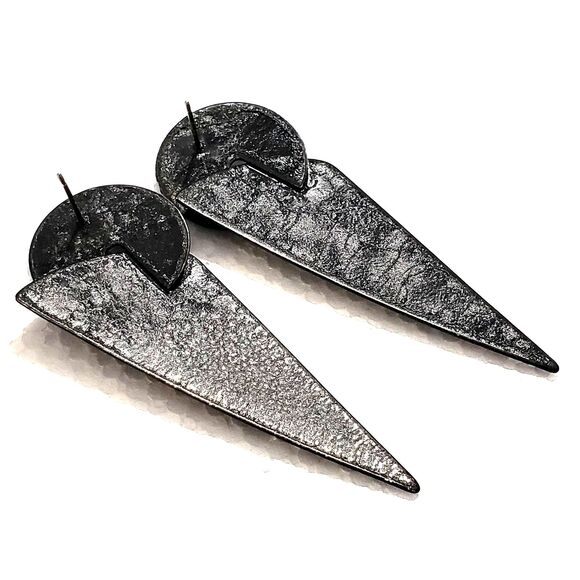 Black Textured Metal Elongated Triangle Drop Earrings Geometric 90s Retro - Picture 5 of 7